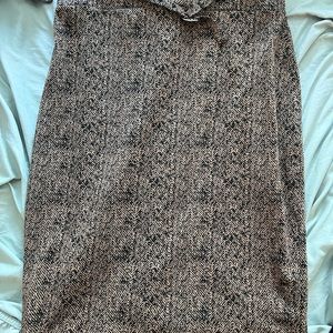 Express size large skirt. Printed with small back slip